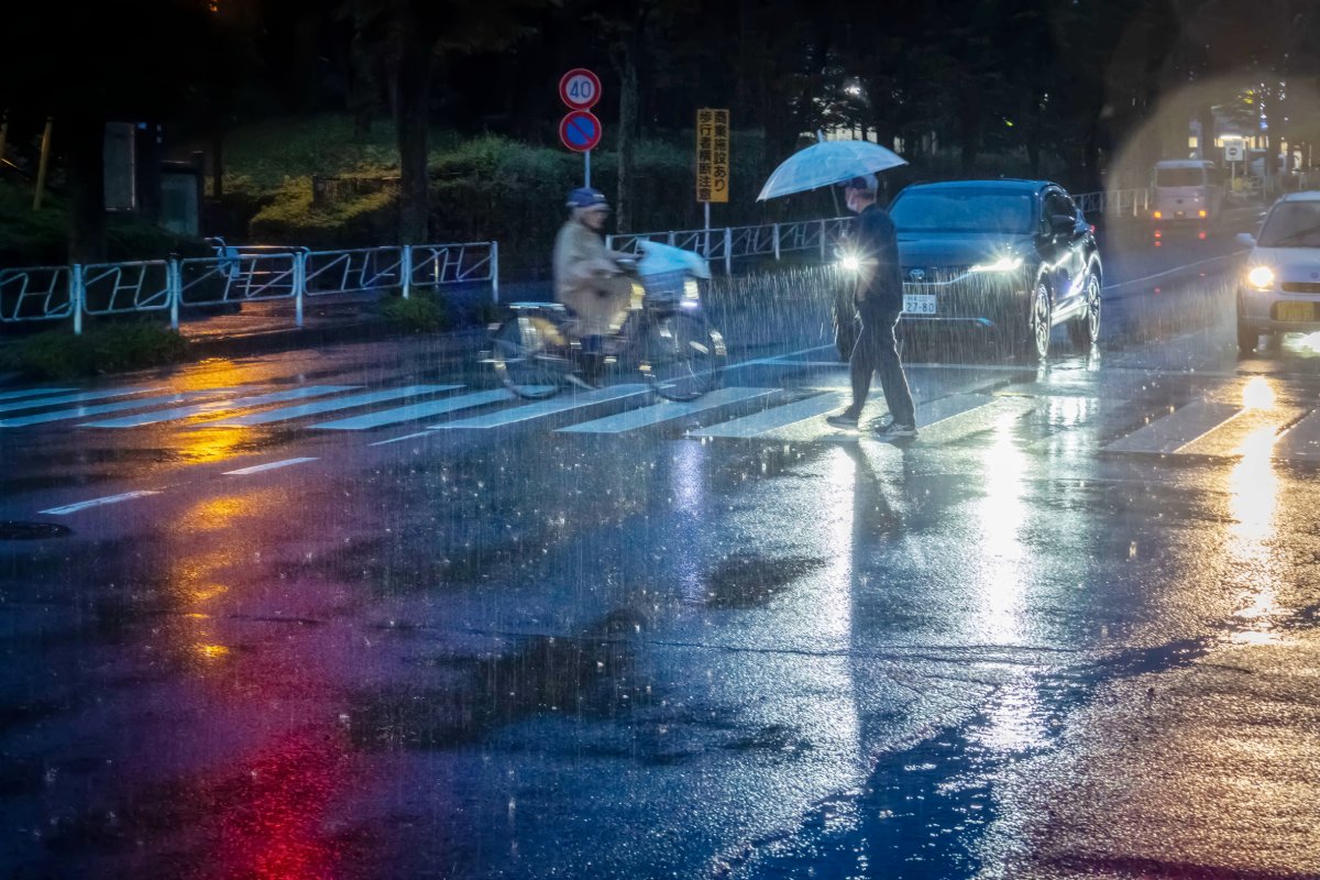 雨の中