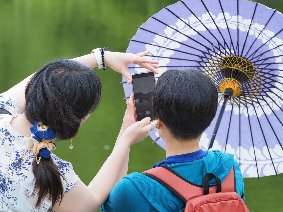 「どうかな、うまく撮れてる？」
